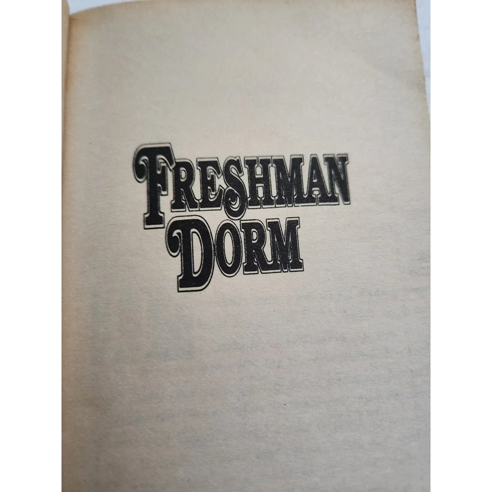 Freshman Dorm Linda A Cooney 1990 Vintage YA Paperback First Printing 0061060003
